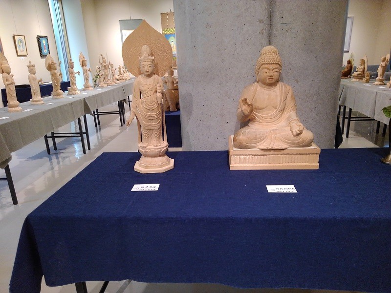 阿弥陀如来と観音菩薩（アップ）
